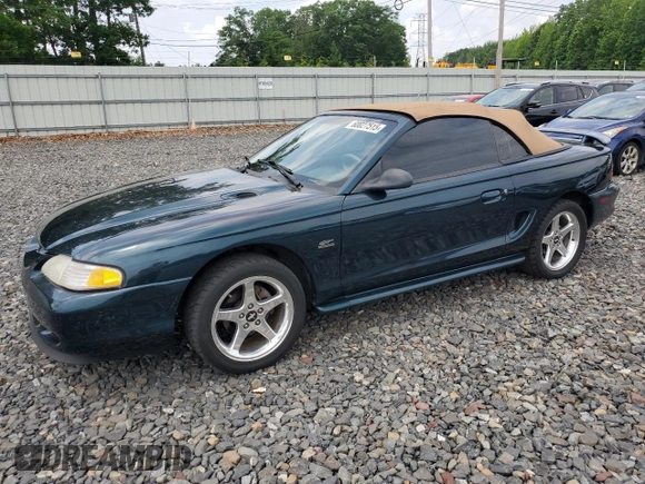 1995 Ford Mustang z VIN 1FALP45T7SF135985, wystawiony jako Copart lot #60027515 z przebiegiem 85 730 mil mil oraz Czysty tytuł • Clean title. Historia ofert i sprzedaży dostępna na DreamBid. Obrazek 1.