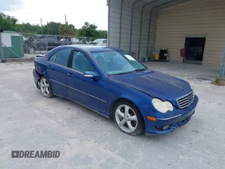 2005 Mercedes-Benz C 230 Kompressor z VIN WDBRF40J95F612156, wystawiony jako IAAI lot #41722349 z przebiegiem 136 109 mil mil oraz . Historia ofert i sprzedaży dostępna na DreamBid. Obrazek 1.