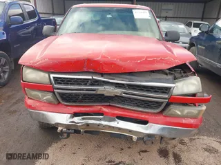 2006 Chevrolet Silverado 1500 LT1 with VIN 2GCEC13T261102535, listed as a IAAI auction lot 41474459 with 362,668 mi miles. Bid and sale history available at carsss.com. Image 12.