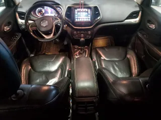 2016 Jeep Cherokee Limited z VIN 1C4PJMDS3GW130943, wystawiony jako Copart lot #46157075 z przebiegiem 152 031 mil mil oraz Szkoda całkowita • Salvage title. Historia ofert i sprzedaży dostępna na DreamBid. Obrazek 8.