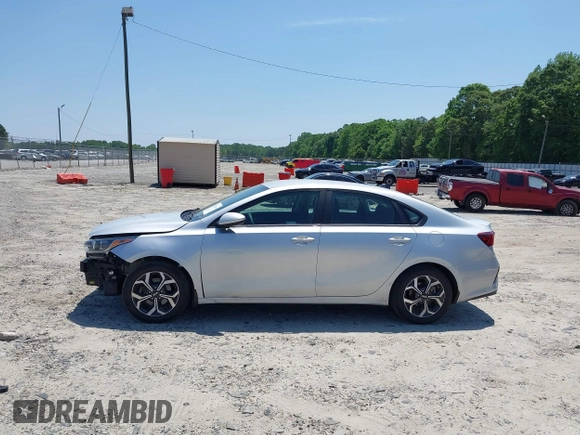 2019 Kia Forte LXS z VIN 3KPF24AD8KE024487, wystawiony jako IAAI lot #42138829 z przebiegiem 110 899 mil mil oraz . Historia ofert i sprzedaży dostępna na DreamBid. Obrazek 15.