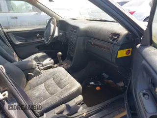1998 Volvo S70 with VIN YV1LS5549W2431220, listed as a IAAI auction lot 42018741 with 1 mi miles. Bid and sale history available at carsss.com. Image 5.