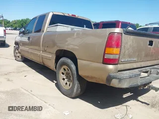 2000 Chevrolet Silverado 1500 LS with VIN 2GCEC19T5Y1361501, listed as a IAAI auction lot 41799553 with 432,231 mi miles and . Bid and sale history available at DreamBid. Image 3.