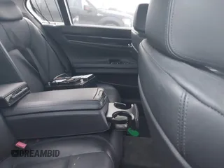 2009 BMW 7 Series 750Li с VIN WBAKB83509CY61759, выставлен на аукционе IAAI как лот 41121376 с пробегом Не указан миль и . История ставок и продаж доступна на DreamBid. Изображение 8.