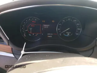2017 Lincoln MKC Select z VIN 5LMCJ2D93HUL32378, wystawiony jako Copart lot #54201715 z przebiegiem 96 992 mil mil oraz Szkody całkowita. Historia ofert i sprzedaży dostępna na DreamBid. Obrazek 9.