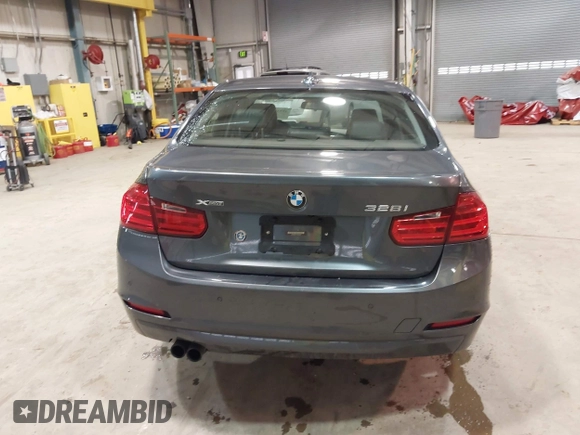 2015 BMW 3 Series 328i xDrive с VIN WBA3B5C57FP652994, выставлен на аукционе IAAI как лот 41917971 с пробегом 171 342 миль миль и . История ставок и продаж доступна на DreamBid. Изображение 16.