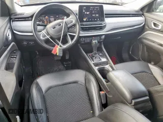 2022 Jeep Compass Latitude z VIN 3C4NJCBB0NT137906, wystawiony jako Copart lot #60041805 z przebiegiem 61 177 mil mil oraz Szkoda całkowita • Salvage title. Historia ofert i sprzedaży dostępna na DreamBid. Obrazek 8.