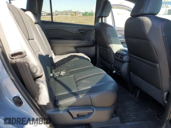 2024 Honda Passport TrailSport with VIN 5FNYF8H64RB005399, listed as a Copart auction lot 48120465 with 11,930 mi miles and Salvage Title. Bid and sale history available at DreamBid. Image 11.