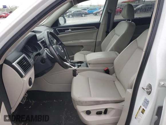 2018 Volkswagen Atlas SE z VIN 1V2PR2CA0JC541021, wystawiony jako Copart lot #55169425 z przebiegiem 149 797 mil mil oraz Szkoda całkowita • Salvage title. Historia ofert i sprzedaży dostępna na DreamBid. Obrazek 7.