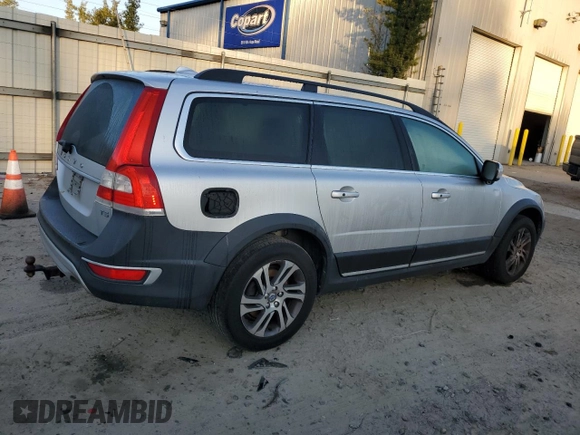 2015 Volvo XC70 T5 Drive-E Premier with VIN YV440MBK2F1230453, listed as a Copart auction lot 44231365 with 107,726 mi miles and Clean Title. Bid and sale history available at DreamBid. Image 3.