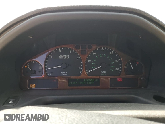 1998 Land Rover Range Rover z VIN SALPV1446WA398345, wystawiony jako Copart lot #74356224 z przebiegiem 128 510 mil mil oraz Czysty tytuł • Clean title. Historia ofert i sprzedaży dostępna na DreamBid. Obrazek 9.