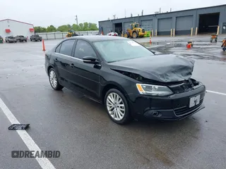 2014 Volkswagen Jetta SEL с VIN 3VWL17AJ6EM387374, выставлен на аукционе IAAI как лот 42324118 с пробегом 181 479 миль миль и . История ставок и продаж доступна на DreamBid. Изображение 1.