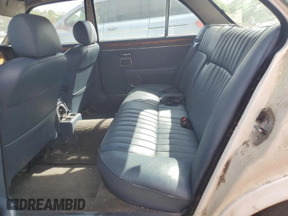 1986 Jaguar XJ z VIN SAJAV1346GC461014, wystawiony jako Copart lot #57785915 z przebiegiem 53 433 mil mil oraz Czysty tytuł • Clean title. Historia ofert i sprzedaży dostępna na DreamBid. Obrazek 10.