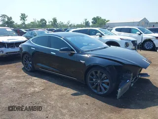 2013 Tesla Model S Performance с VIN 5YJSA1CP5DFP25346, выставлен на аукционе IAAI как лот 42463047 с пробегом 112 909 миль миль и . История ставок и продаж доступна на DreamBid. Изображение 1.