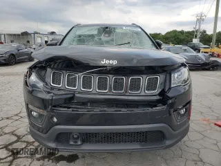 2020 Jeep Compass Latitude z VIN 3C4NJCBBXLT257063, wystawiony jako Copart lot #62596405 z przebiegiem 52 686 mil mil oraz Szkoda całkowita • Salvage title. Historia ofert i sprzedaży dostępna na DreamBid. Obrazek 5.