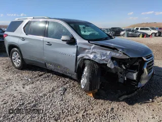 2018 Chevrolet Traverse LT Cloth with VIN 1GNEVGKW9JJ250678, listed as a Copart auction lot 49443935 with 117,518 mi miles and Salvage Title. Bid and sale history available at carsss.com. Image 4.