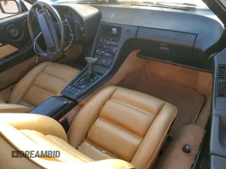 1989 Porsche 928 z VIN WP0JB0923KS861070, wystawiony jako Copart lot #76032254 z przebiegiem Nie podano mil oraz Szkody całkowita. Historia ofert i sprzedaży dostępna na DreamBid. Obrazek 8.