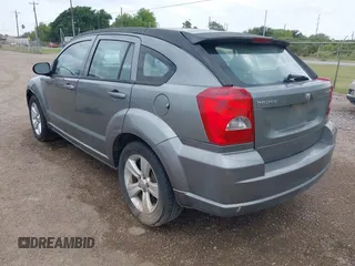 2011 Dodge Caliber Mainstreet z VIN 1B3CB3HAXBD254186, wystawiony jako IAAI lot #42408031 z przebiegiem 198 015 mil mil oraz . Historia ofert i sprzedaży dostępna na DreamBid. Obrazek 3.