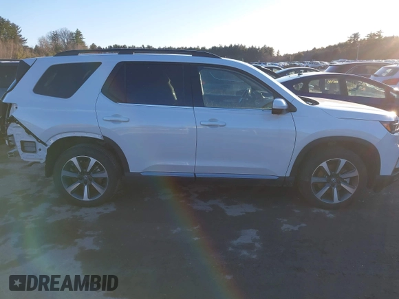 2024 Honda Pilot Elite with VIN 5FNYG1H80RB038003, listed as a IAAI auction lot 41470473 with 1 mi miles. Bid and sale history available at carsss.com. Image 14.