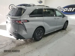 2024 Toyota Sienna LE with VIN 5TDCSKFC1RS139259, listed as a Copart auction lot 77890494 with 892 mi miles and Clean Title. Bid and sale history available at carsss.com. Image 3.