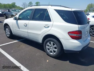 2007 Mercedes-Benz M-Class 3.5L with VIN 4JGBB86E17A231154, listed as a IAAI auction lot 42019561 with 1 mi miles. Bid and sale history available at carsss.com. Image 3.
