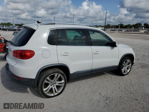 2012 Volkswagen Tiguan SE with VIN WVGAV7AXXCW541290, listed as a Copart auction lot 59353075 with 180,358 mi miles and Clean title. Bid and sale history available at DreamBid. Image 3.