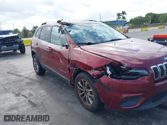 2019 Jeep Cherokee Latitude Plus with VIN 1C4PJLLB2KD331586, listed as a IAAI auction lot 41913175 with 92,563 mi miles. Bid and sale history available at carsss.com. Image 6.