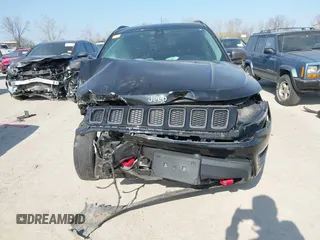 2018 Jeep Compass Trailhawk with VIN 3C4NJDDB5JT419276, listed as a IAAI auction lot 42040909 with Not Provided miles and . Bid and sale history available at carsss.com. Image 11.