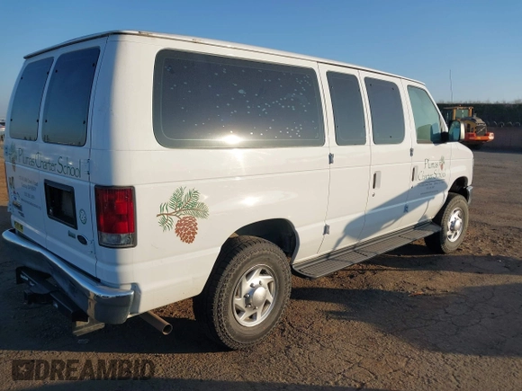 2013 Ford Econoline Passenger XL z VIN 1FMNE1BW1DDA34392, wystawiony jako IAAI lot #41420532 z przebiegiem 65 743 mil mil oraz . Historia ofert i sprzedaży dostępna na DreamBid. Obrazek 4.