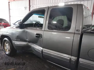 2002 Chevrolet Silverado 1500 LS with VIN 2GCEC19V021362192, listed as a IAAI auction lot 42169190 with 147,238 mi miles and . Bid and sale history available at DreamBid. Image 6.