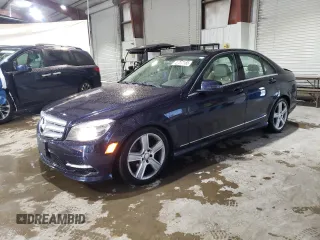 2011 Mercedes-Benz C 300 Sport z VIN WDDGF8BB9BR135198, wystawiony jako Copart lot #58187185 z przebiegiem 102 248 mil mil oraz Czysty tytuł • Clean title. Historia ofert i sprzedaży dostępna na DreamBid. Obrazek 1.