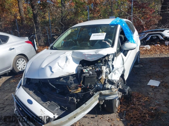 2019 Ford Fiesta SE with VIN 3FADP4EJ9KM123940, listed as a IAAI auction lot 40980644 with 102,240 mi miles. Bid and sale history available at carsss.com. Image 12.
