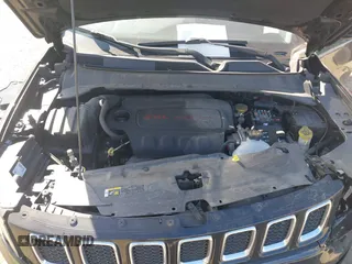 2018 Jeep Compass Altitude with VIN 3C4NJDBB2JT418914, listed as a IAAI auction lot 41759891 with 137,643 mi miles and . Bid and sale history available at carsss.com. Image 10.