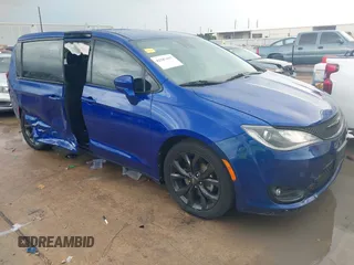 2019 Chrysler Pacifica Touring Plus with VIN 2C4RC1FG0KR581646, listed as a IAAI auction lot 42587487 with 91,311 mi miles and . Bid and sale history available at DreamBid. Image 1.
