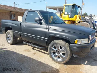 1994 Dodge Ram 1500 with VIN 1B7HC16YXRS704737, listed as a IAAI auction lot 41844467 with 207,610 mi miles. Bid and sale history available at carsss.com. Image 1.
