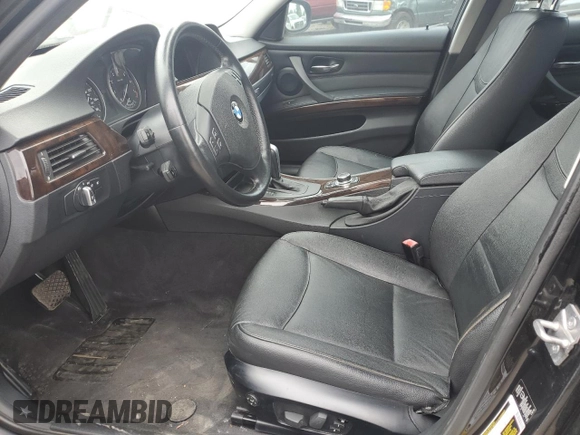 2011 BMW 3 Series 328i xDrive z VIN WBAPK5C59BA995157, wystawiony jako Copart lot #61009055 z przebiegiem 112 455 mil mil oraz Szkoda całkowita • Salvage title. Historia ofert i sprzedaży dostępna na DreamBid. Obrazek 7.