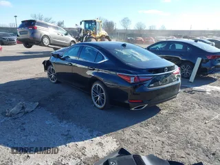 2024 Lexus ES with VIN 58ADZ1B17RU174919, listed as a IAAI auction lot 41618146 with 2,993 mi miles. Bid and sale history available at carsss.com. Image 3.