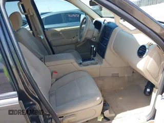 2006 Ford Explorer XLS z VIN 1FMEU62E86UA19804, wystawiony jako IAAI lot #42103063 z przebiegiem 150 466 mil mil oraz . Historia ofert i sprzedaży dostępna na DreamBid. Obrazek 5.