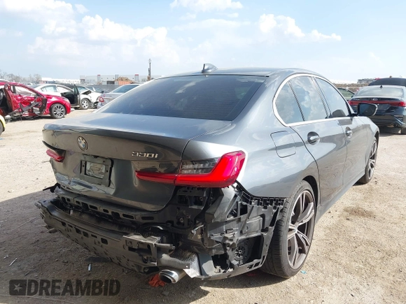 2021 BMW 3 Series 330i z VIN 3MW5R1J03M8B48135, wystawiony jako IAAI lot #41878583 z przebiegiem 33 719 mil mil oraz . Historia ofert i sprzedaży dostępna na DreamBid. Obrazek 4.