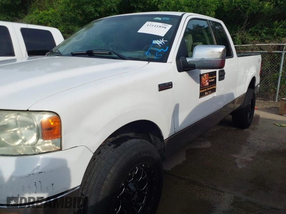 2004 Ford F-150 XLT with VIN 1FTPX14594NB00435, listed as a IAAI auction lot 42141898 with 261,217 mi miles and . Bid and sale history available at carsss.com. Image 6.