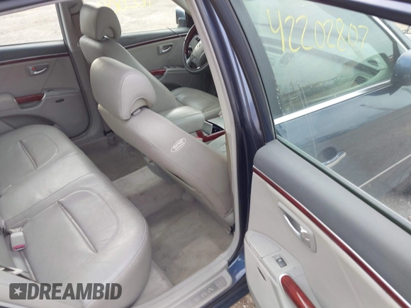 2007 Hyundai Azera SE with VIN KMHFC46F47A195122, listed as a IAAI auction lot 42202807 with 70,694 mi miles and . Bid and sale history available at DreamBid. Image 8.