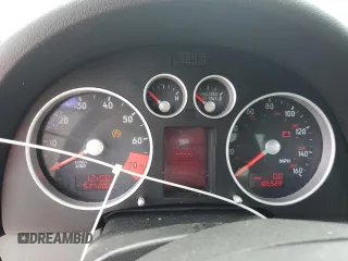 2002 Audi TT ALMS Edition z VIN TRUWT28N321004981, wystawiony jako Copart lot #57914595 z przebiegiem 105 522 mil mil oraz Tytuł czysty. Historia ofert i sprzedaży dostępna na DreamBid. Obrazek 9.