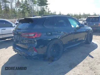 2021 BMW X5 M z VIN 5YMJU0C08M9F36288, wystawiony jako IAAI lot #42130767 z przebiegiem 44 225 mil mil oraz . Historia ofert i sprzedaży dostępna na DreamBid. Obrazek 4.