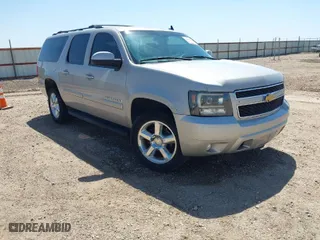 2007 Chevrolet Suburban LT with VIN 1GNFK16307J324962, listed as a IAAI auction lot 42047771 with 241,666 mi miles. Bid and sale history available at carsss.com. Image 1.