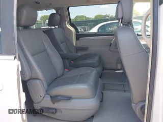 2011 Volkswagen Routan SE with VIN 2V4RW3DG3BR641964, listed as a IAAI auction lot 42758818 with 119,247 mi miles and . Bid and sale history available at DreamBid. Image 8.