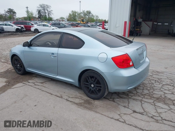 2006 Scion tC z VIN JTKDE167X60130009, wystawiony jako IAAI lot #42174502 z przebiegiem 151 801 mil mil oraz . Historia ofert i sprzedaży dostępna na DreamBid. Obrazek 3.
