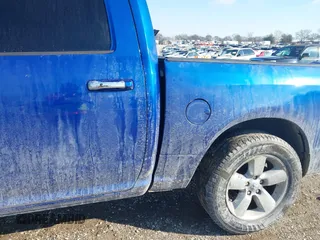 2018 Ram 1500 Big Horn z VIN 3C6RR7LG5JG203226, wystawiony jako IAAI lot #41236613 z przebiegiem 109 110 mil mil oraz . Historia ofert i sprzedaży dostępna na DreamBid. Obrazek 19.