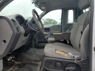 2007 Ford F-150 XL with VIN 1FTRF12247NA15687, listed as a Copart auction lot 57956945 with 303,421 mi miles and Clean title. Bid and sale history available at DreamBid. Image 7.