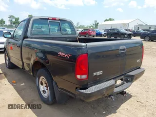 2000 Ford F-150 XL z VIN 1FTZF1724YNB61775, wystawiony jako IAAI lot #42580708 z przebiegiem 164 798 mil mil oraz . Historia ofert i sprzedaży dostępna na DreamBid. Obrazek 3.