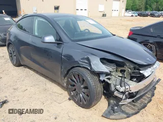 2022 Tesla Model Y Performance z VIN 7SAYGDEF8NF541196, wystawiony jako IAAI lot #42208258 z przebiegiem 39 318 mil mil oraz . Historia ofert i sprzedaży dostępna na DreamBid. Obrazek 1.